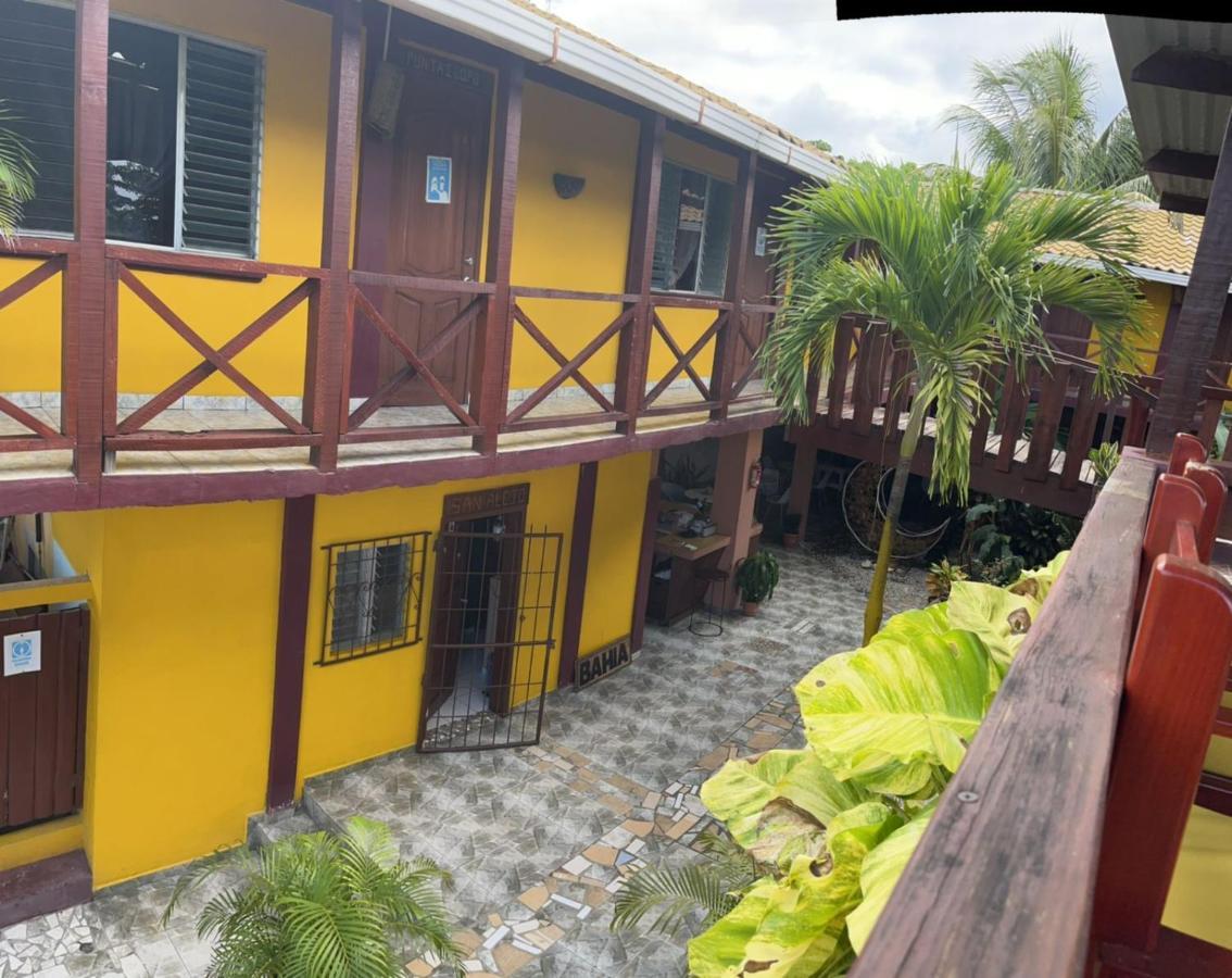 Hotel BAHÍA Tela Exterior foto